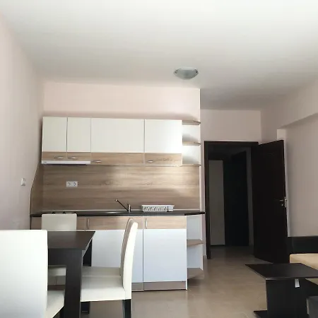 Advanced Apartments Salt Lake Beach 4* Pomorie