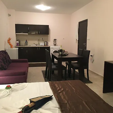 Advanced Apartments Salt Lake Beach 4* Pomorie
