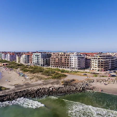 Advanced Apartments Salt Lake Beach 4*